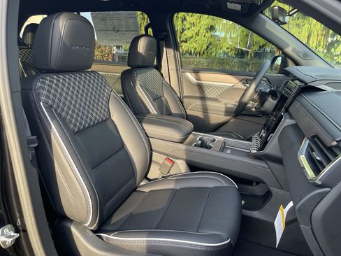 New 2026 GMC Acadia Denali w/ Super Cruise Package image 64