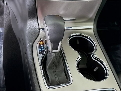 Used 2021 Jeep Grand Cherokee Limited w/ Luxury Group II image 11