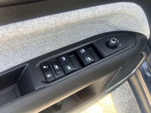 Used 2024 Jeep Compass Latitude AWD/4WD image 11