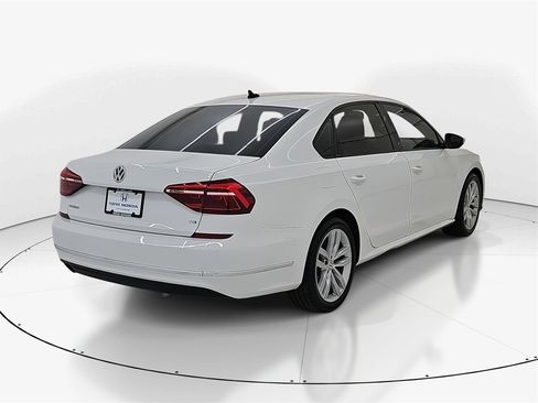 Used 2019 Volkswagen Passat 2.0T Wolfsburg w/ Wheels & Sunroof Package image 6