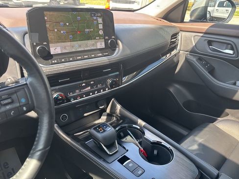 Used 2022 Nissan Rogue SL w/ SL Premium Package image 70