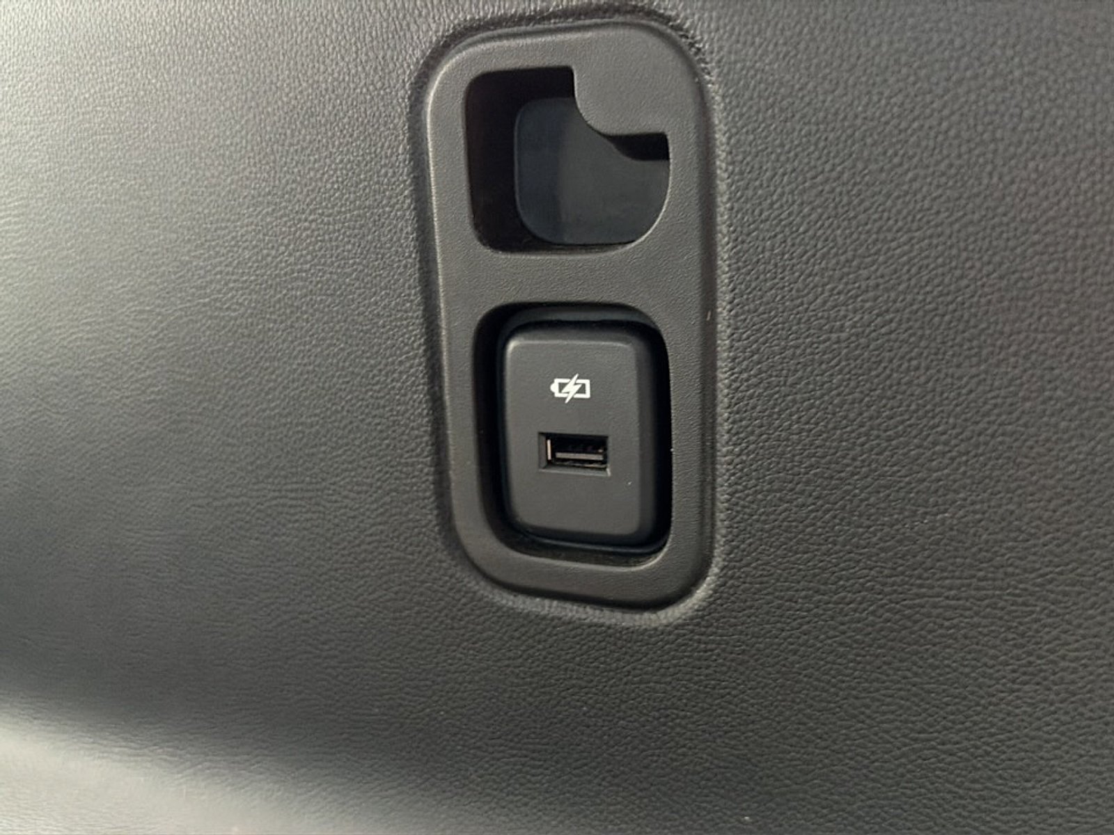 Used 2023 Chevrolet Traverse LT FWD image 23