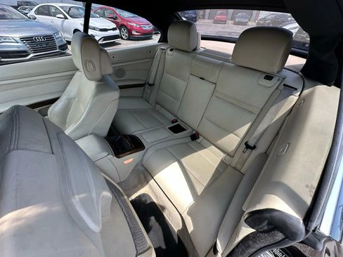 Used 2011 BMW 328i Convertible image 19