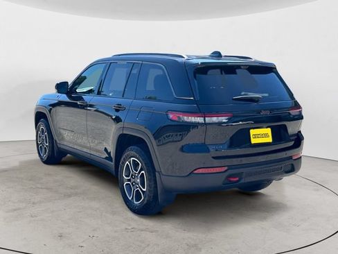 Used 2022 Jeep Grand Cherokee Trailhawk w/ Advanced Protech Group II AWD/4WD image 7