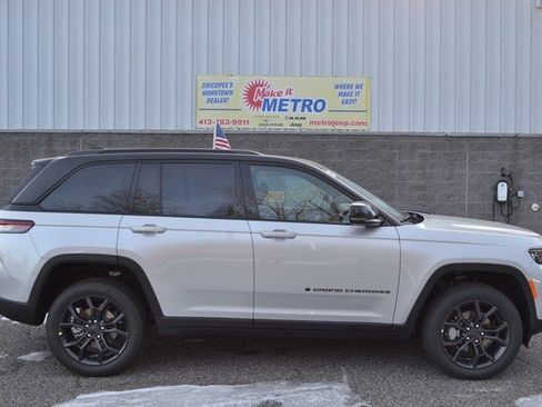 New 2025 Jeep Grand Cherokee Limited image 1