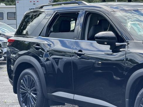 New 2026 Nissan Pathfinder SL AWD/4WD image 3