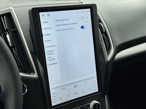 Certified 2024 Ford Edge SEL w/ Convenience Package image 28