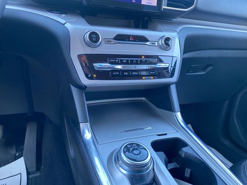 Used 2023 Ford Explorer XLT w/ Equipment Group 202A image 20
