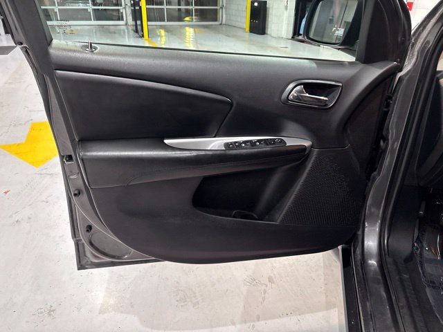 Used 2016 Dodge Journey SXT FWD image 14