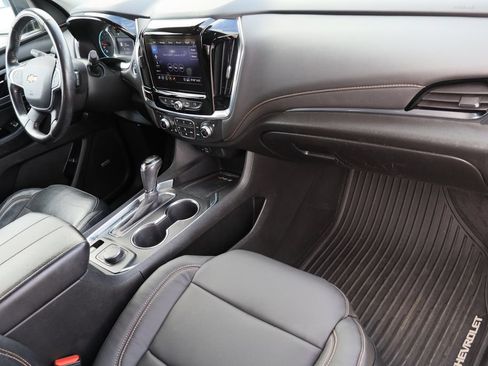 Used 2020 Chevrolet Traverse Premier FWD image 34