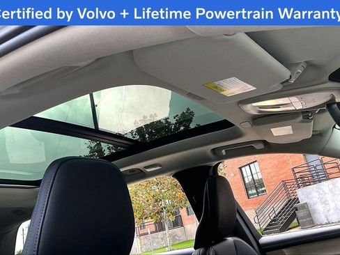 Certified 2025 Volvo XC90 B6 Plus image 21
