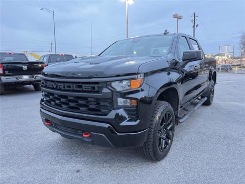 Used 2023 Chevrolet Silverado 1500 Custom Trail Boss w/ LPO, Dark Essentials Package image 2