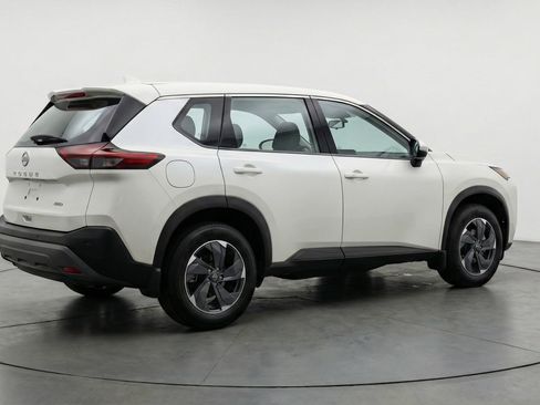 Used 2025 Nissan Rogue SV AWD/4WD image 9