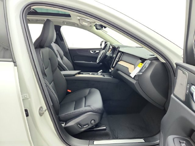 New 2026 Volvo XC60 B5 Plus w/ Climate Package AWD/4WD image 14