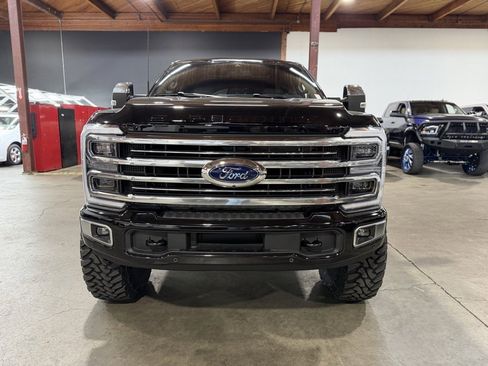 Used 2025 Ford F250 Platinum w/ Platinum Plus Package image 8