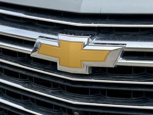 Used 2023 Chevrolet Traverse LT w/ Rear Camera Mirror Package AWD/4WD image 18