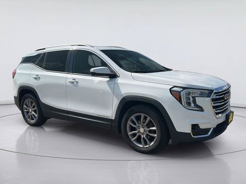 Used 2023 GMC Terrain SLT w/ Tech Package FWD image 3