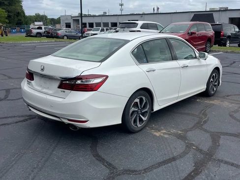 Used 2017 Honda Accord EX-L image 8