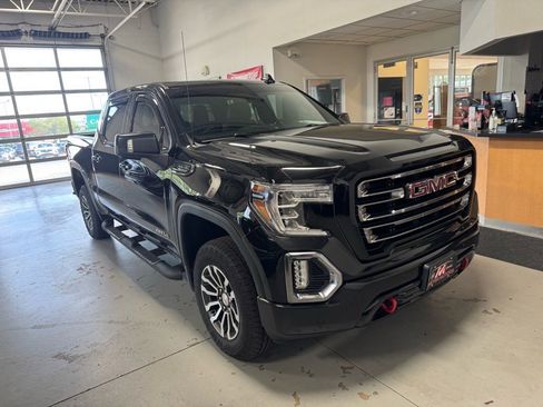 Used 2019 GMC Sierra 1500 AT4 w/ AT4 Premium Package image 3