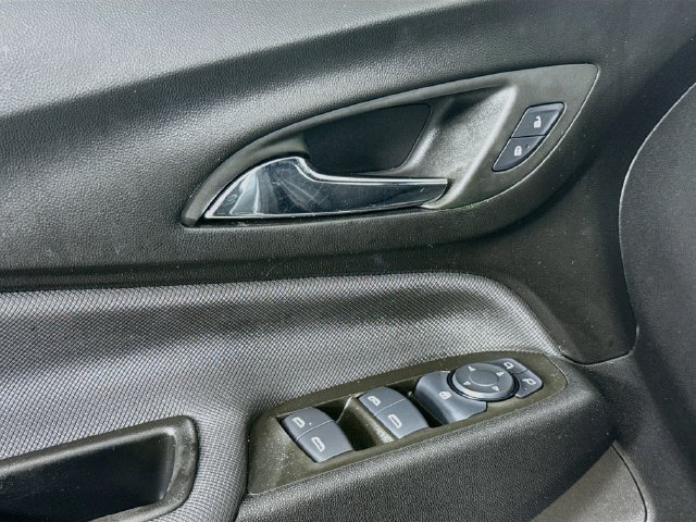 Used 2024 Chevrolet Equinox RS FWD image 19