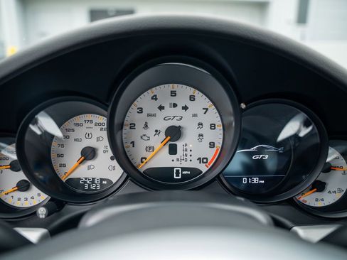Used 2014 Porsche 911 GT3 image 37