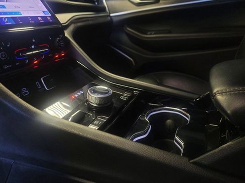 Used 2022 Jeep Grand Cherokee Limited 4xe image 26