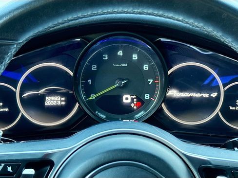 Used 2019 Porsche Panamera 4 image 12