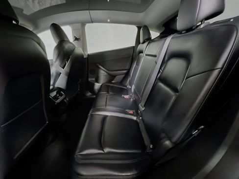 Used 2021 Tesla Model Y Long Range AWD/4WD image 27