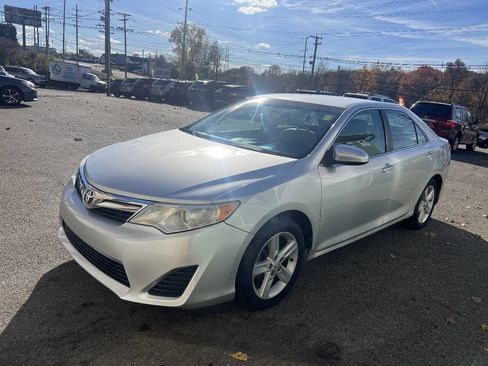 Used 2012 Toyota Camry LE image 7