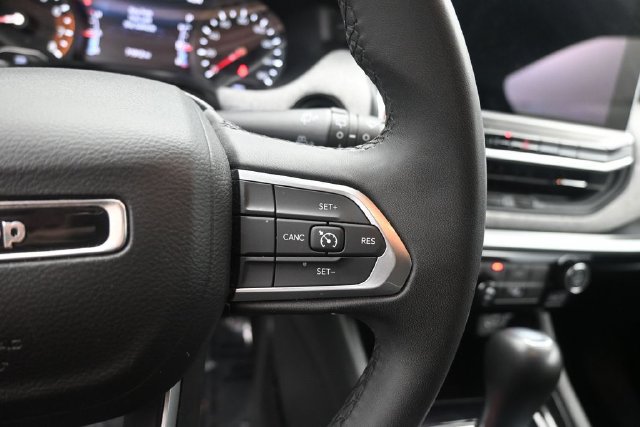 Used 2024 Jeep Compass Latitude AWD/4WD image 19