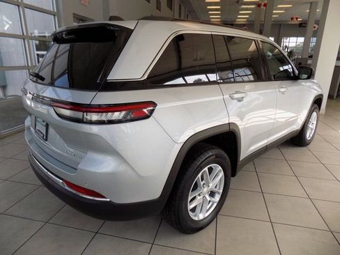 New 2025 Jeep Grand Cherokee Laredo X w/ Luxury Tech Group I RWD image 7