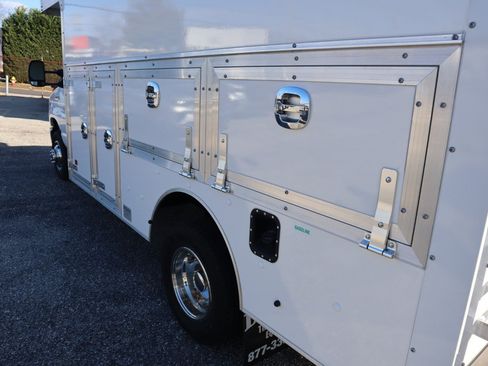 New 2026 Ford E-450 and Econoline 450 Super Duty w/ Power Equipment Group RWD image 6