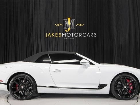 Used 2020 Bentley Continental GT image 13