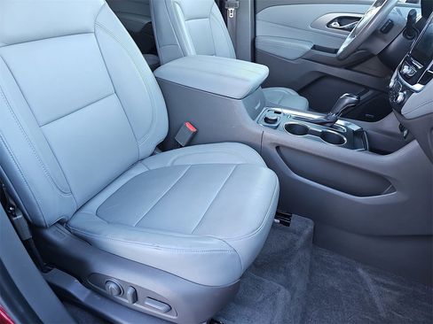 Used 2019 Chevrolet Traverse LT w/ LT Premium Package image 10