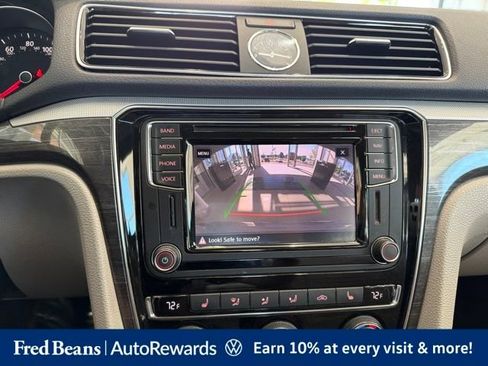 Used 2017 Volkswagen Passat 1.8T SEL Premium FWD image 15