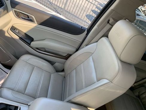 Used 2019 GMC Yukon Denali w/ Denali Ultimate Package AWD/4WD image 29