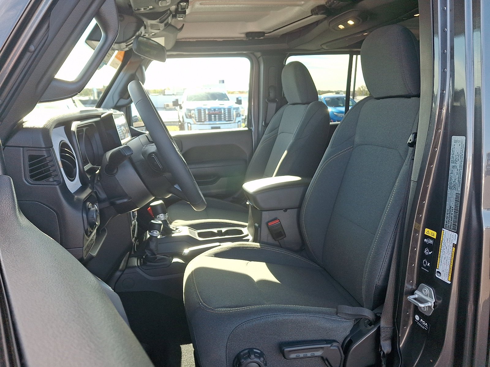 Used 2025 Jeep Gladiator Sport AWD/4WD image 13