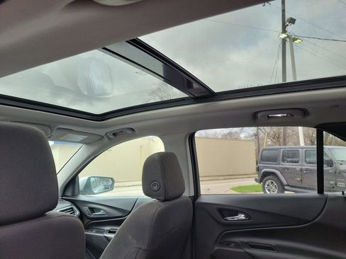 Used 2018 Chevrolet Equinox LT image 17