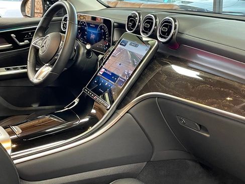 Used 2025 Mercedes-Benz GLC 350e 4MATIC image 27