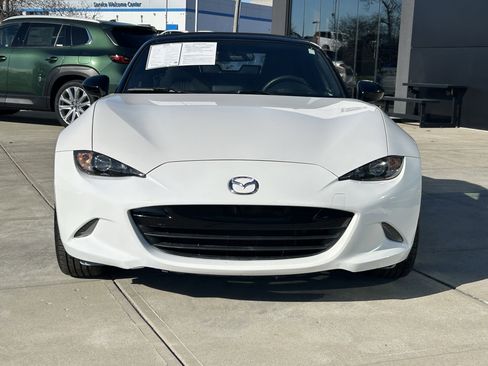 Used 2016 MAZDA MX-5 Miata Club image 2