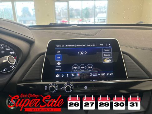 Used 2025 Cadillac CT4 Premium Luxury image 33