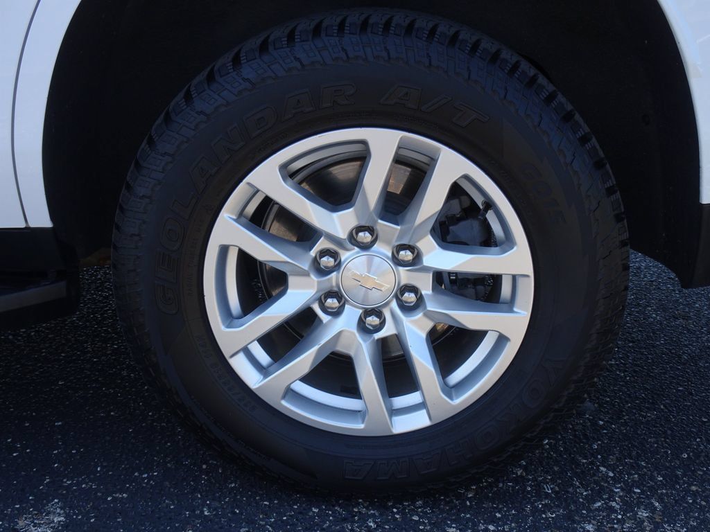 Used 2022 Chevrolet Tahoe LT w/ Luxury Package AWD/4WD image 26