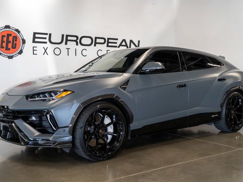 Used 2023 Lamborghini Urus Performante AWD/4WD image 26
