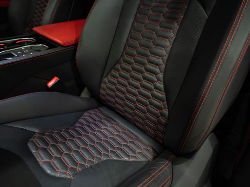 Used 2022 Lamborghini Urus AWD/4WD image 12