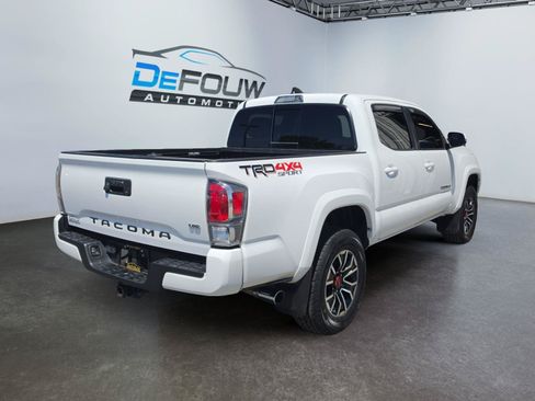 Used 2020 Toyota Tacoma TRD Sport AWD/4WD image 3
