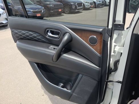 Used 2018 INFINITI QX80 4WD w/ Deluxe Technology Package image 31