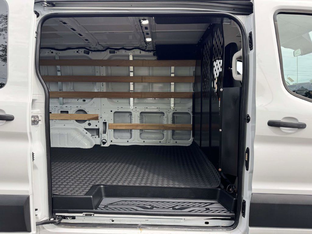 Used 2025 Ford Transit 250 Low Roof w/ Exterior Upgrade Package RWD image 11