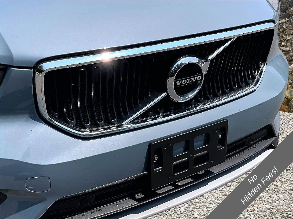 Used 2021 Volvo XC40 T4 Momentum FWD image 24