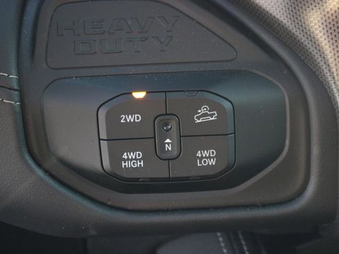 Used 2025 RAM 2500 Limited AWD/4WD image 30