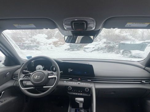 New 2024 Hyundai Elantra SEL w/ Convenience Package image 16